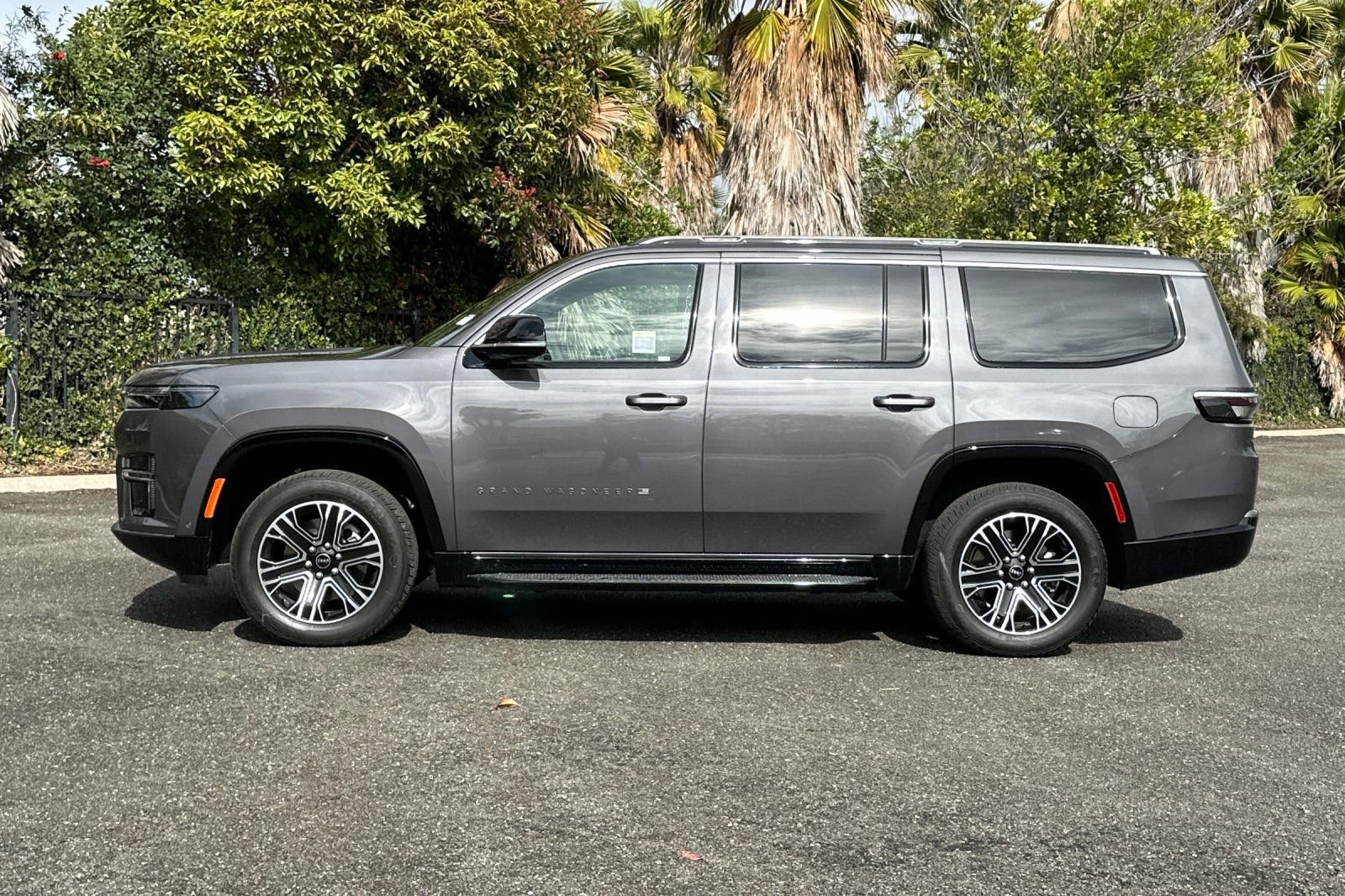 New 2026 Jeep Grand Wagoneer 4WD image 6