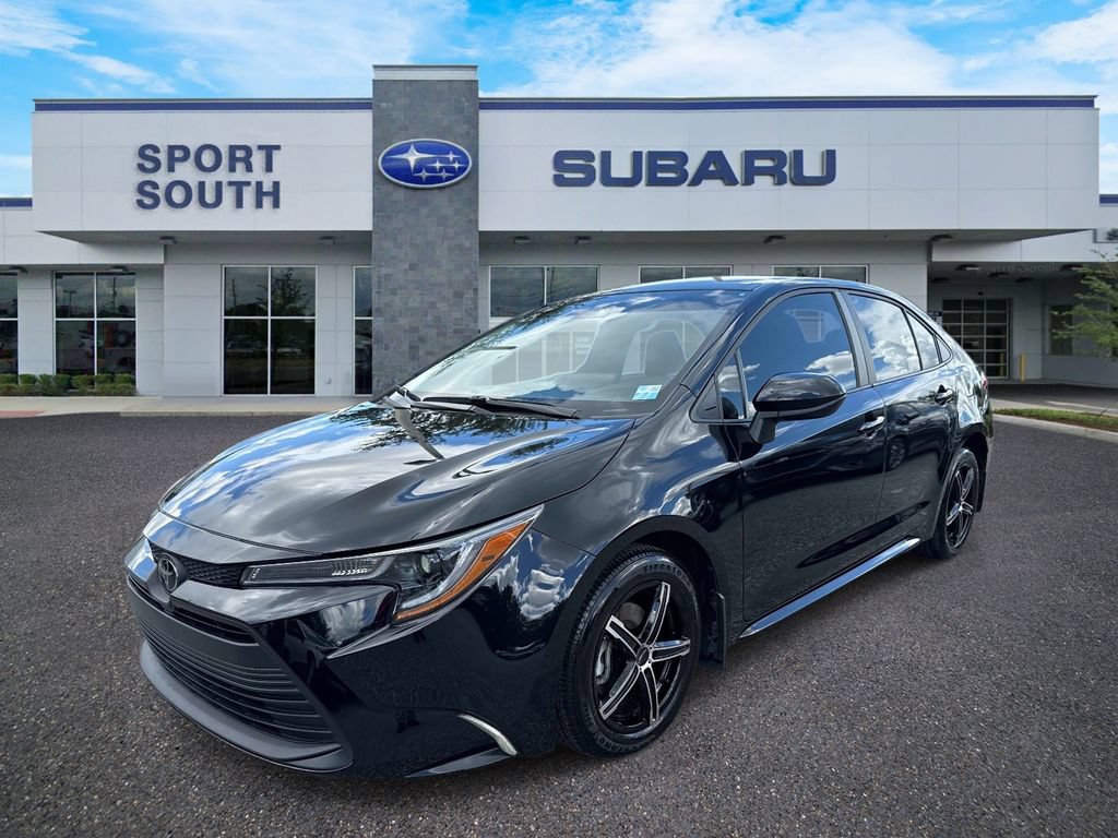 Used 2025 Toyota Corolla LE FWD image 8
