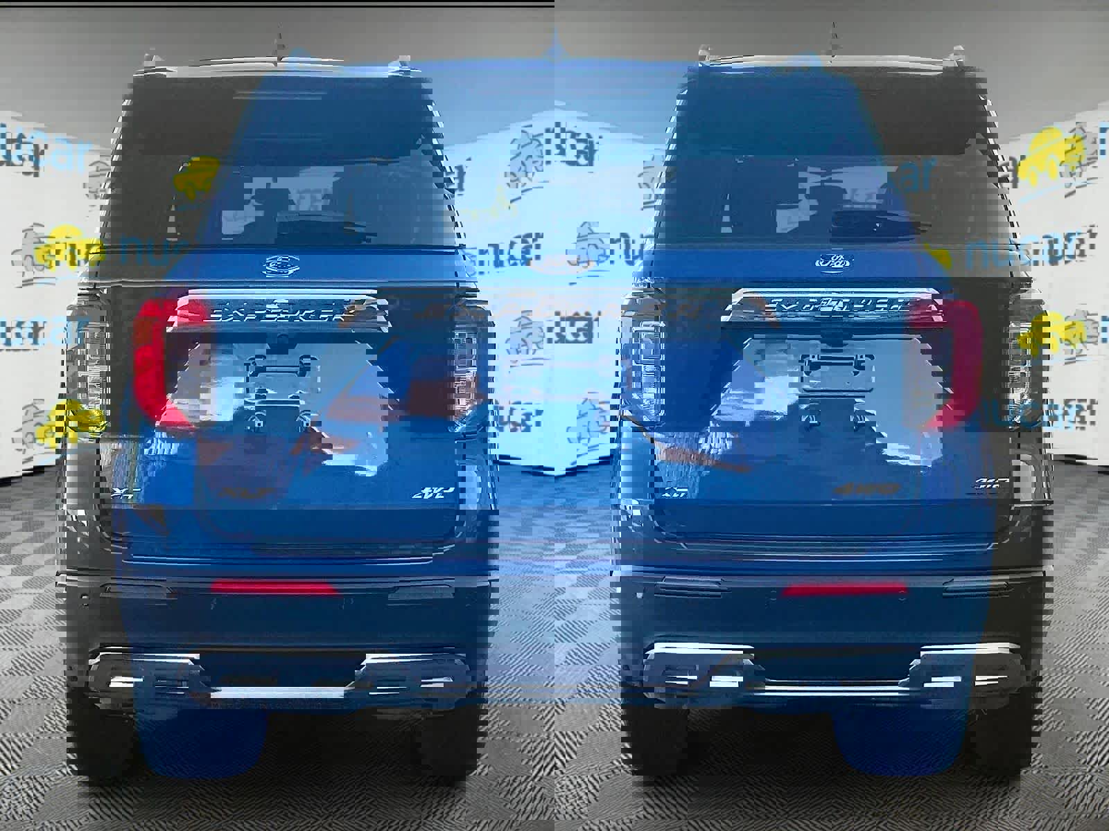 Used 2023 Ford Explorer XLT w/ Equipment Group 202A image 5