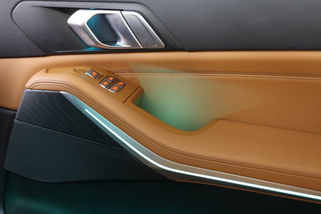 Used 2022 BMW X7 xDrive40i w/ Premium Package image 22