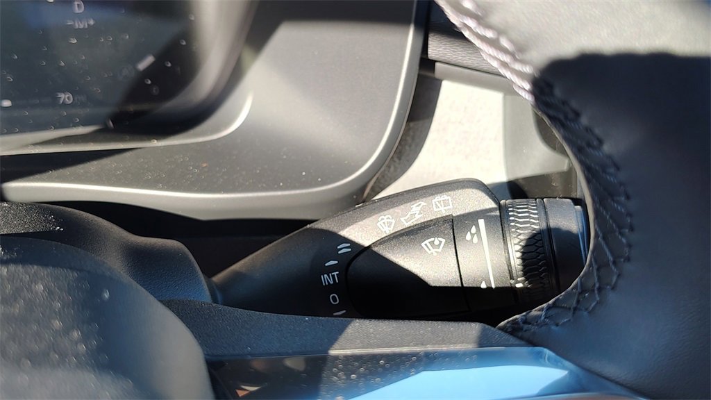 New 2026 Volvo XC40 B5 Core w/ Climate Package image 17