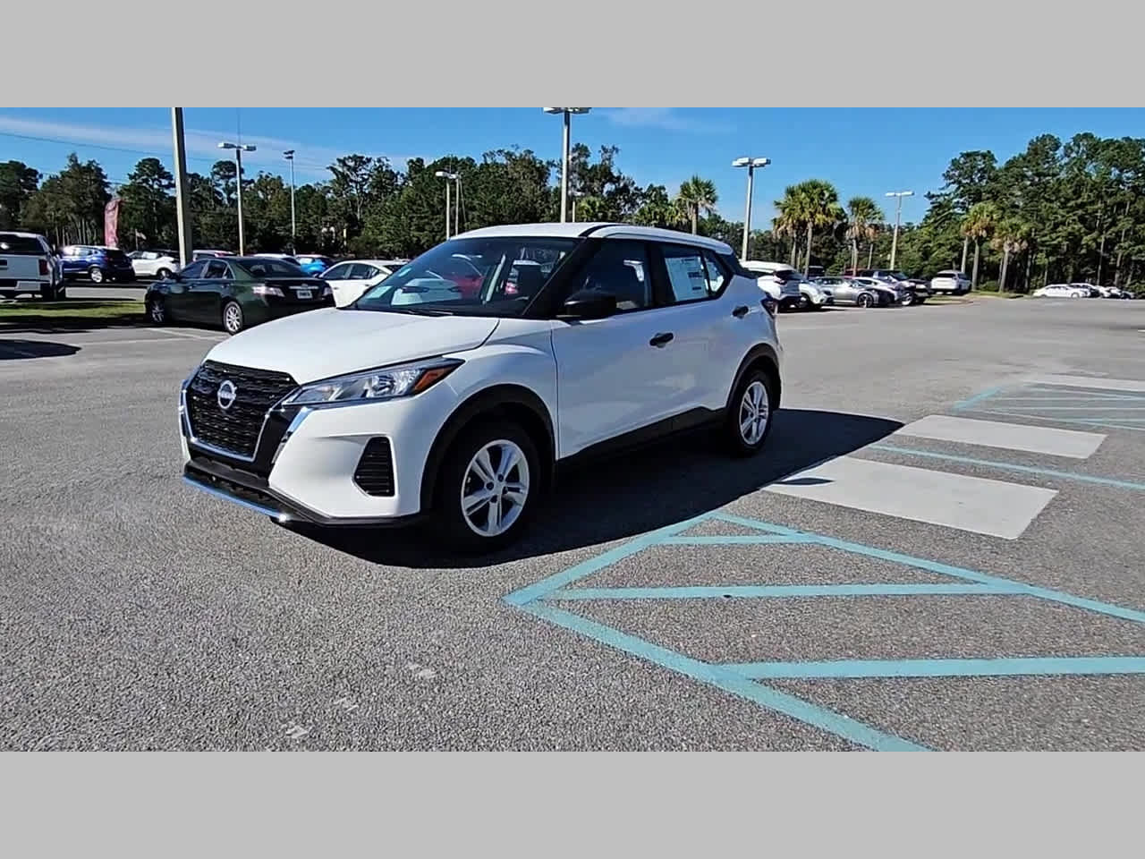 New 2025 Nissan Kicks Play S image 22
