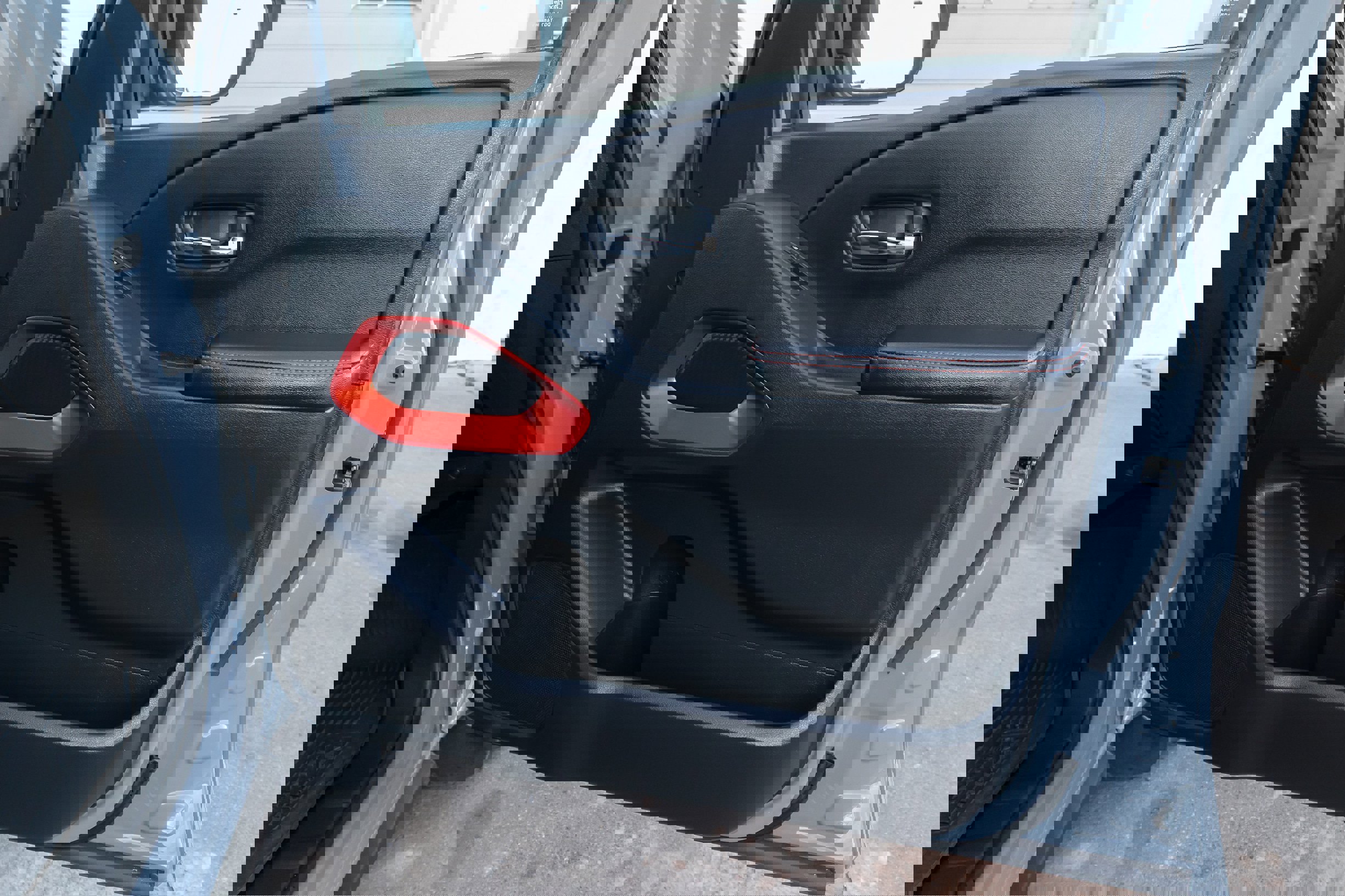 Used 2025 Nissan Frontier PRO-4X image 17