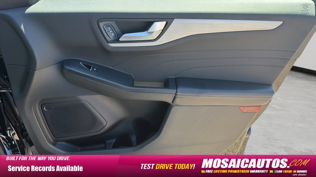 Used 2023 Ford Escape Platinum AWD/4WD image 9
