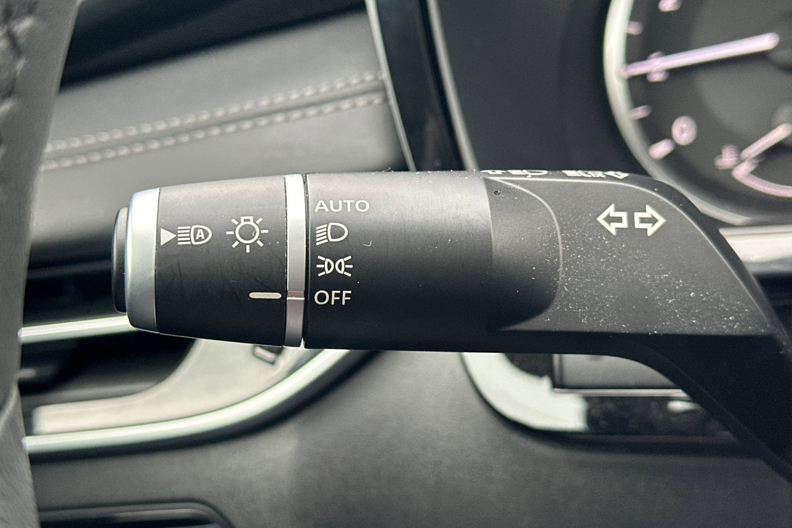 Certified 2025 INFINITI QX60 Pure image 40