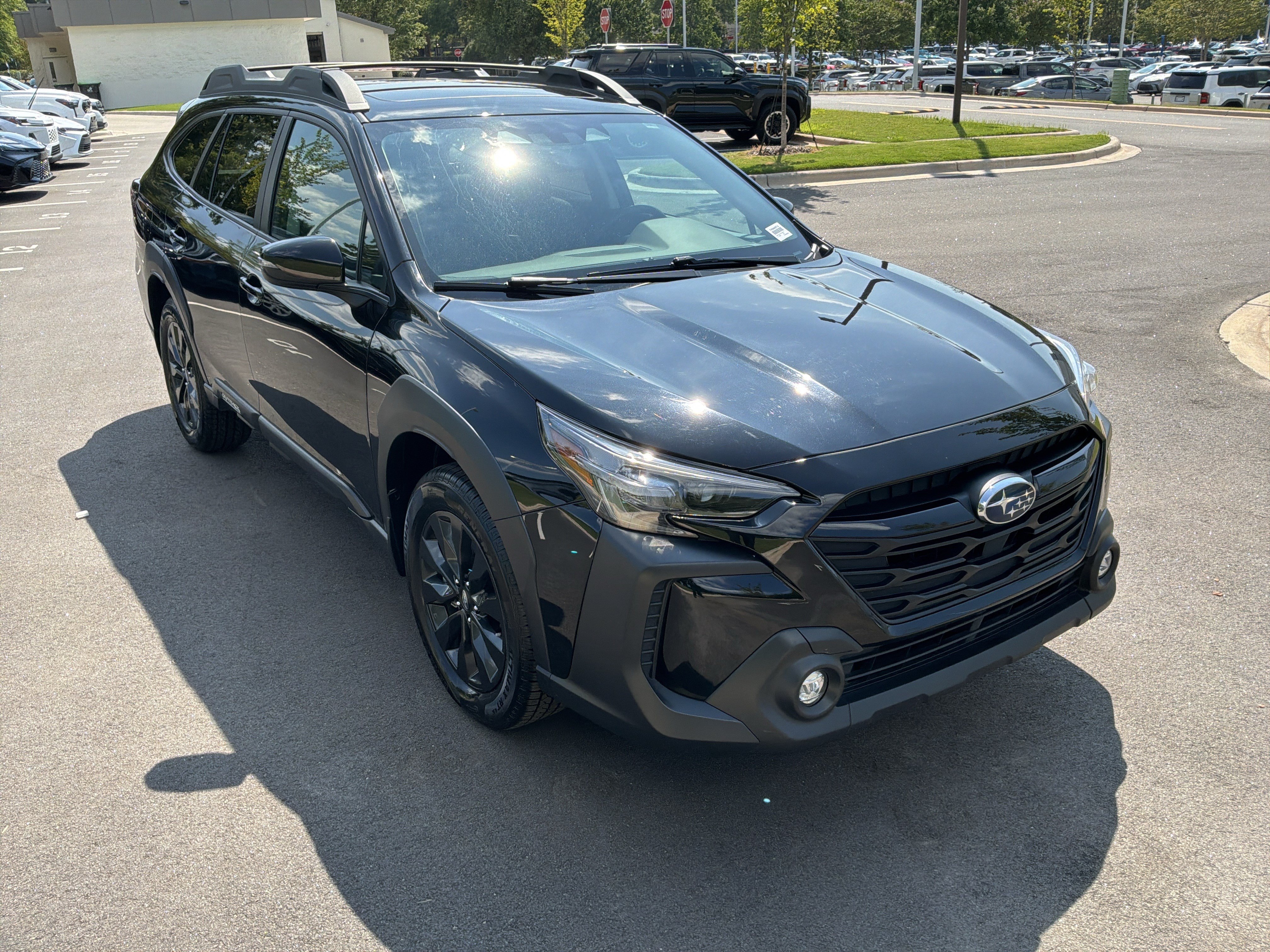 Used 2025 Subaru Outback Onyx Edition AWD/4WD image 2