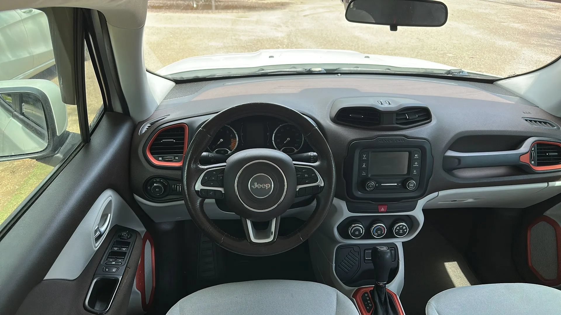 Used 2016 Jeep Renegade Latitude w/ Safety & Security Group FWD image 25
