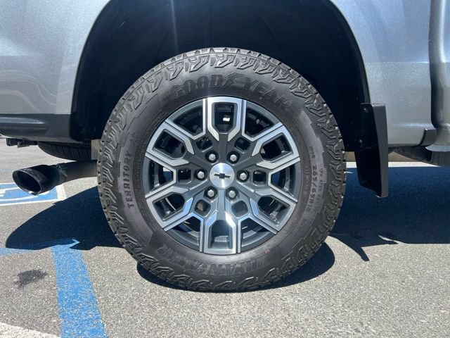 Used 2023 Chevrolet Colorado Z71 w/ Z71 Convenience Package 2 AWD/4WD image 6