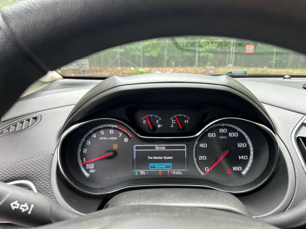 Used 2017 Chevrolet Cruze LT w/ Sun And Sound Package FWD image 20