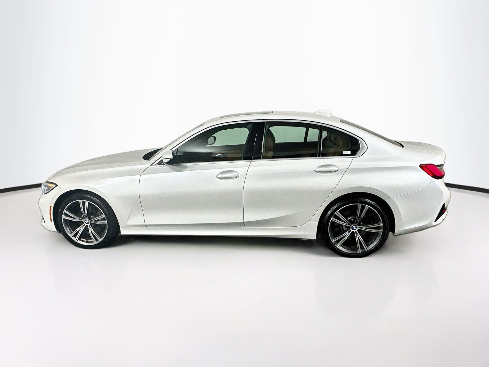 Used 2021 BMW 330i Sedan w/ Convenience Package RWD image 4