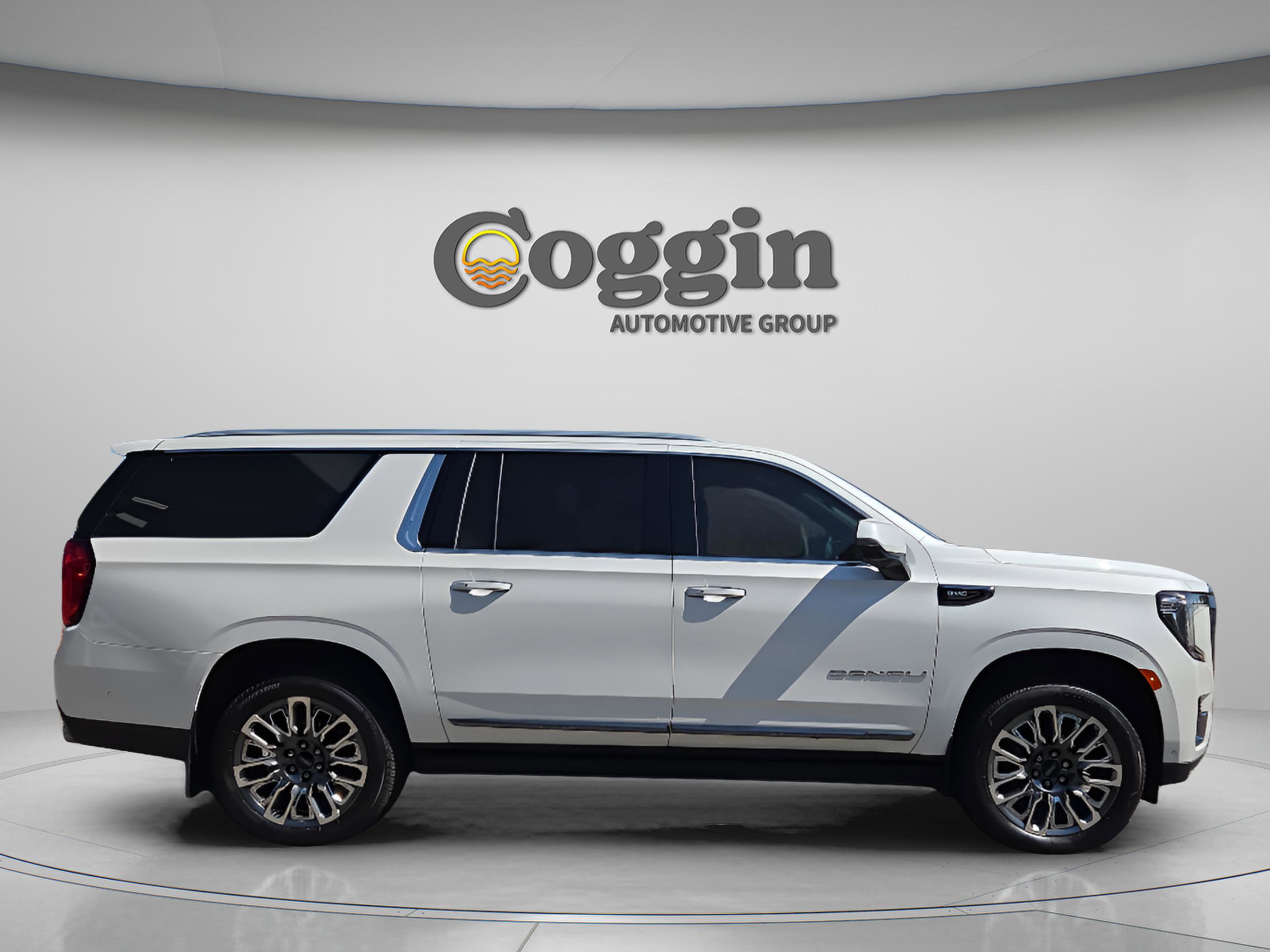 Certified 2023 GMC Yukon XL Denali Ultimate w/ LPO, Floor Liner Package AWD/4WD image 6