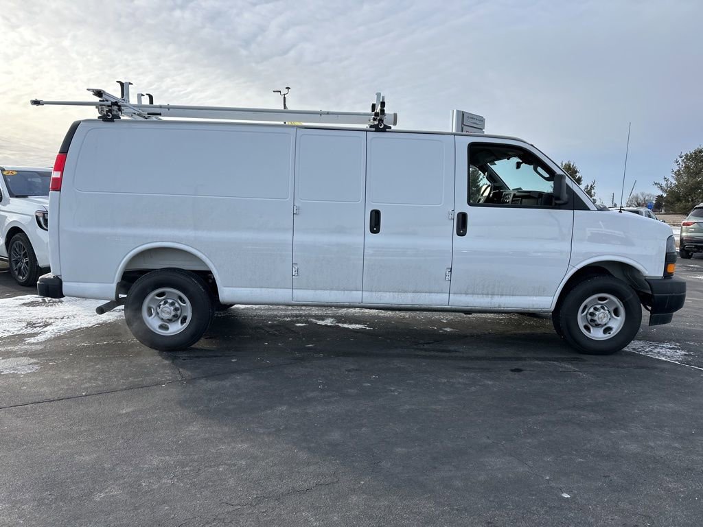 Used 2025 Chevrolet Express 2500 Extended w/ Communications Package image 4