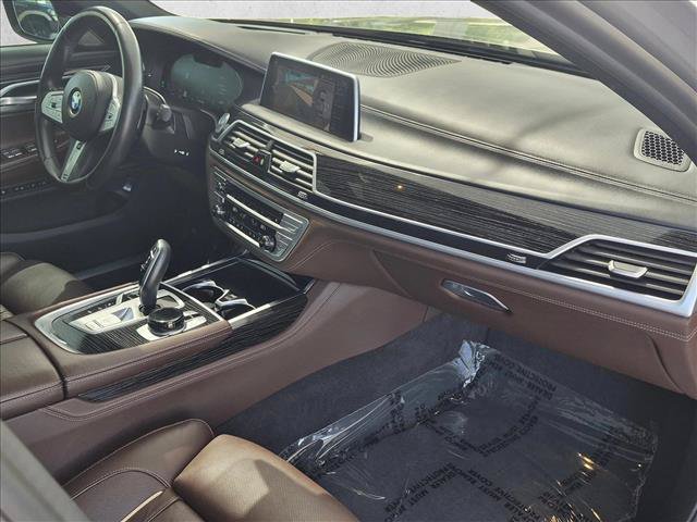 Used 2022 BMW 750i xDrive w/ Executive Package AWD/4WD image 22