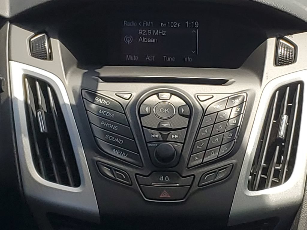 Used 2014 Ford Focus SE FWD image 14