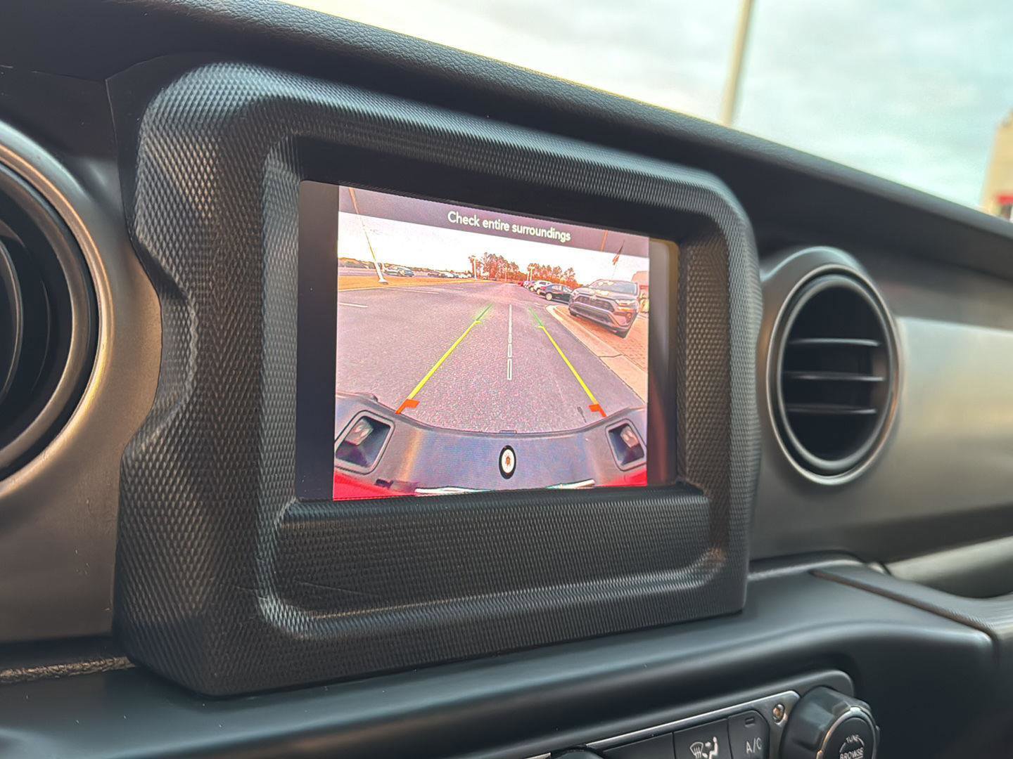 Used 2020 Jeep Gladiator Sport w/ Quick Order Package 24S image 23