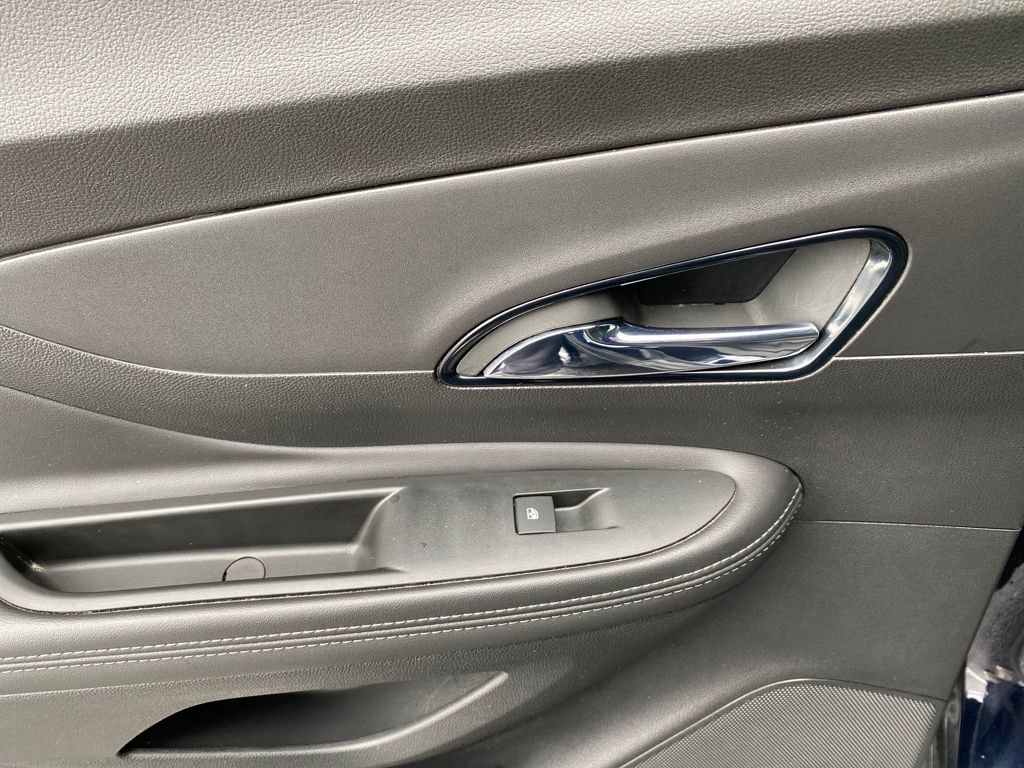 Used 2022 Buick Encore Preferred AWD/4WD image 17