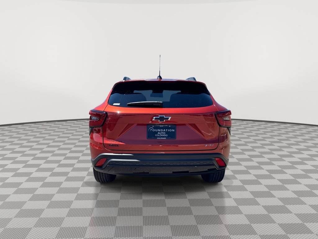 Certified 2024 Chevrolet Trax RS FWD image 11