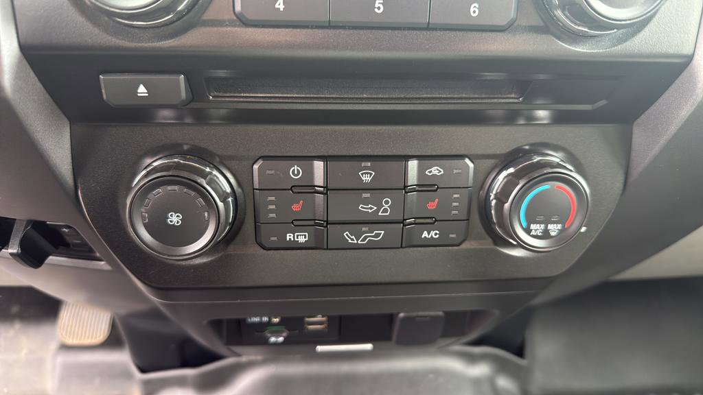 Used 2015 Ford F150 XLT w/ Equipment Group 302A Luxury AWD/4WD image 28