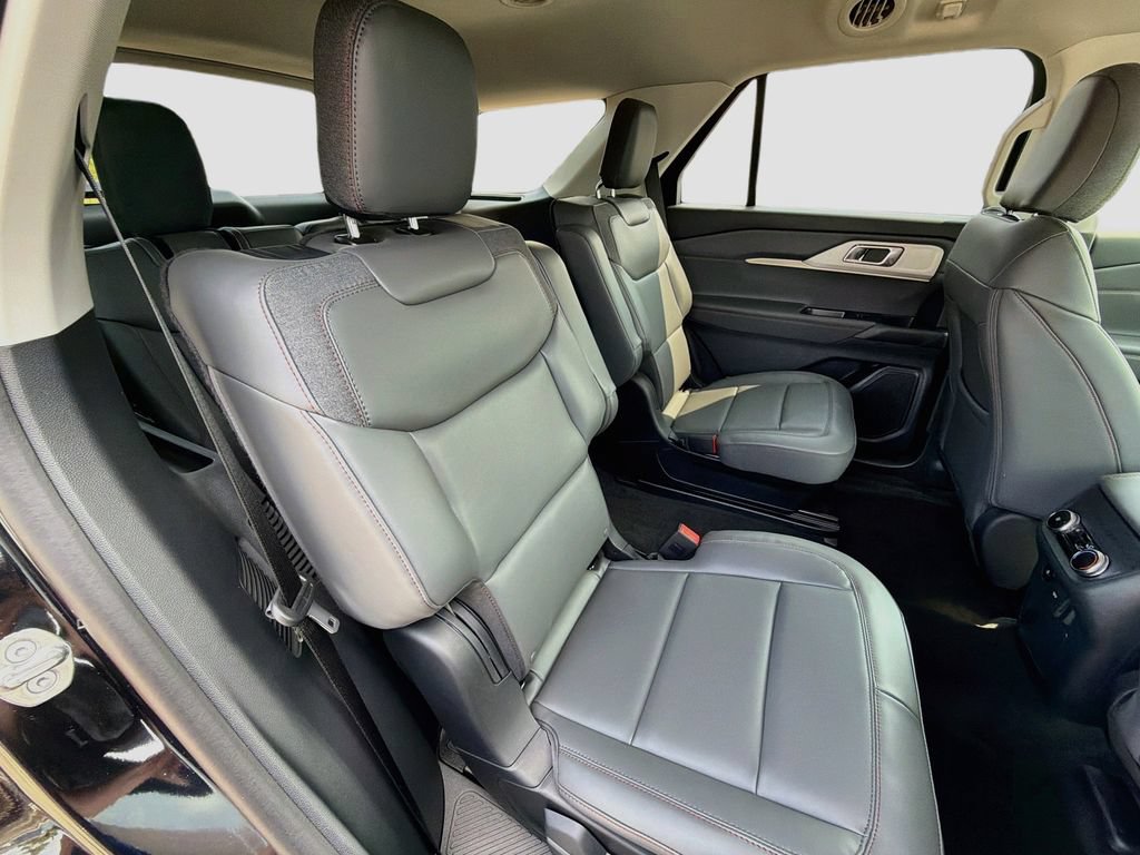 Used 2026 Ford Explorer Active w/ Active Comfort Package AWD/4WD image 28
