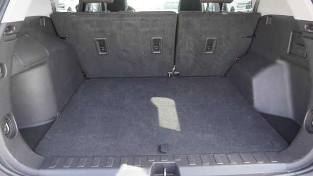 Used 2024 GMC Terrain SLE AWD/4WD image 13