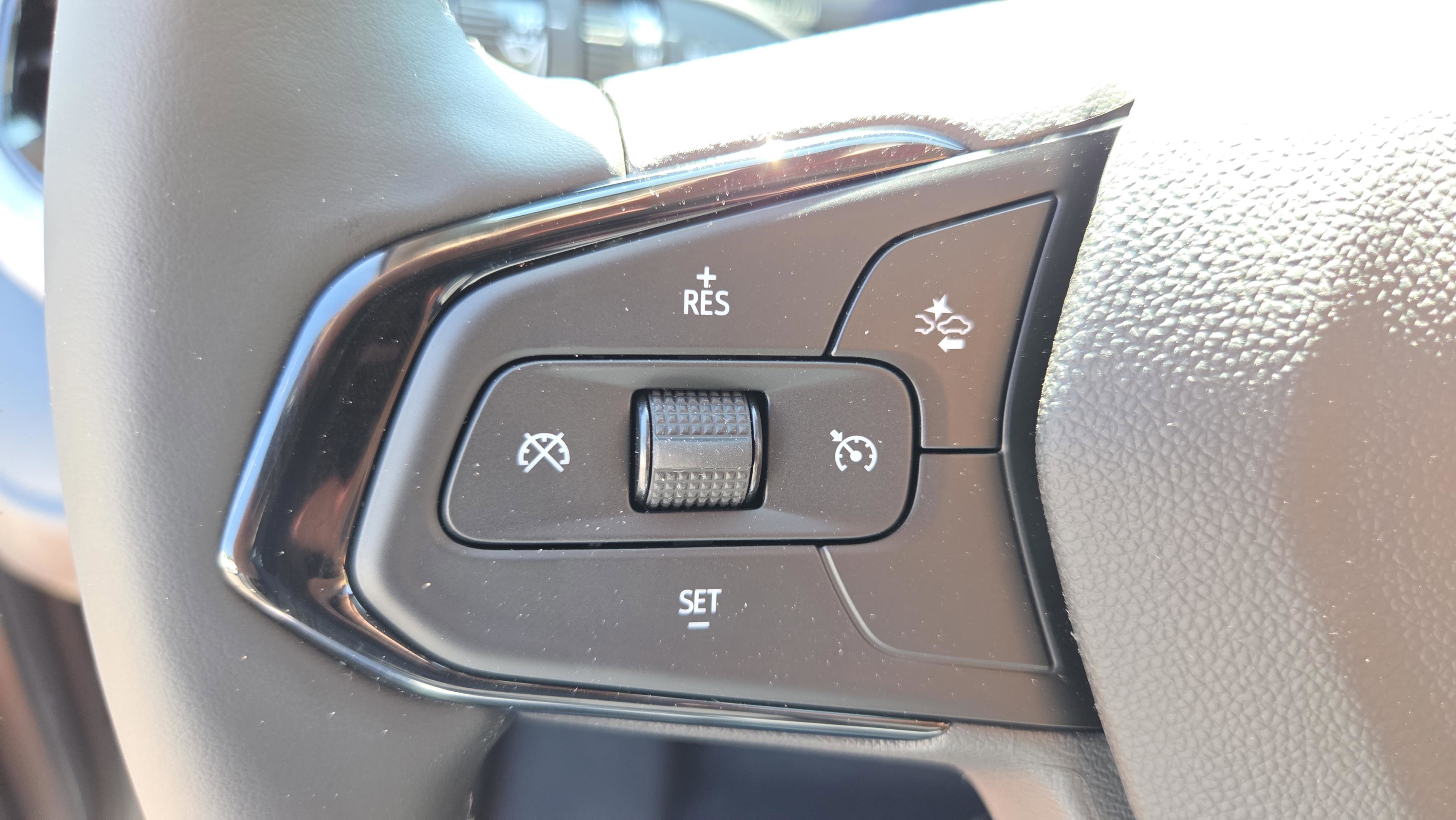 New 2027 Chevrolet Bolt LT w/ Comfort Package image 25