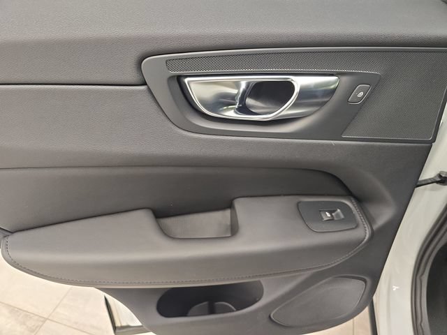 Used 2024 Volvo XC60 B5 Plus w/ Protection Package Premier AWD/4WD image 19