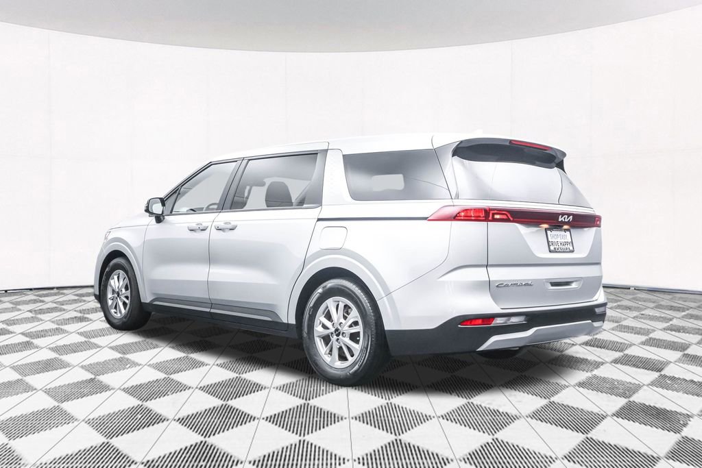 Used 2022 Kia Carnival LX image 34