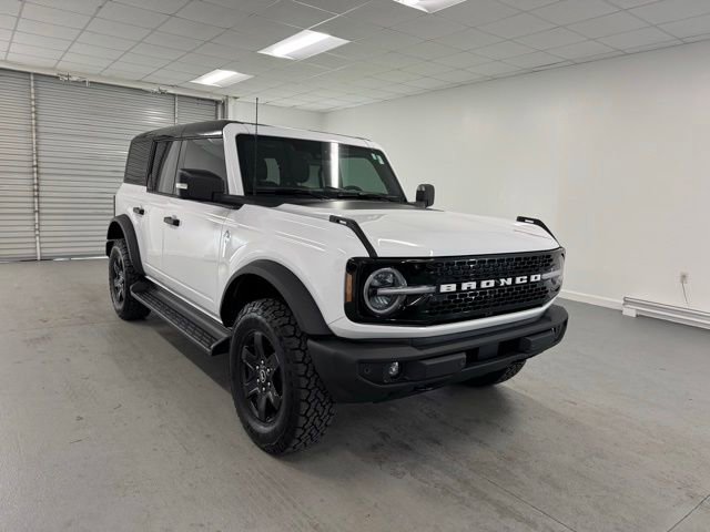 Used 2025 Ford Bronco Outer Banks image 3