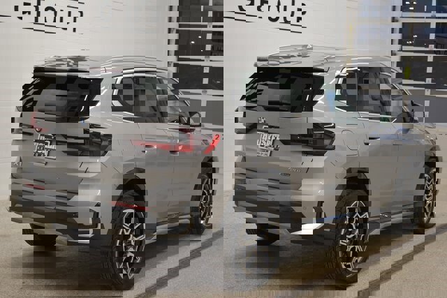 Used 2025 BMW X1 xDrive28i image 4