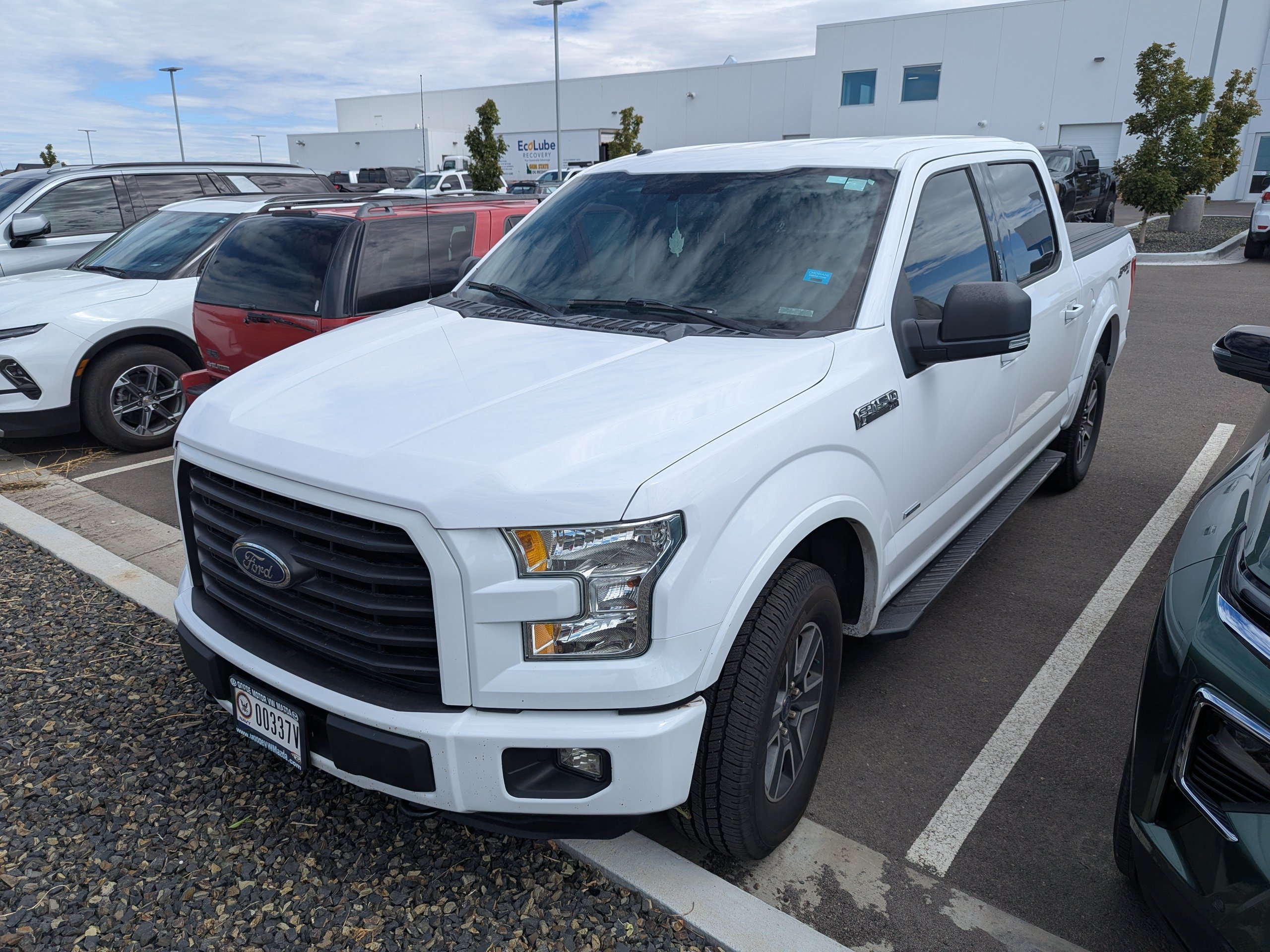 Used 2015 Ford F150 XLT w/ Equipment Group 301A Mid AWD/4WD image 7