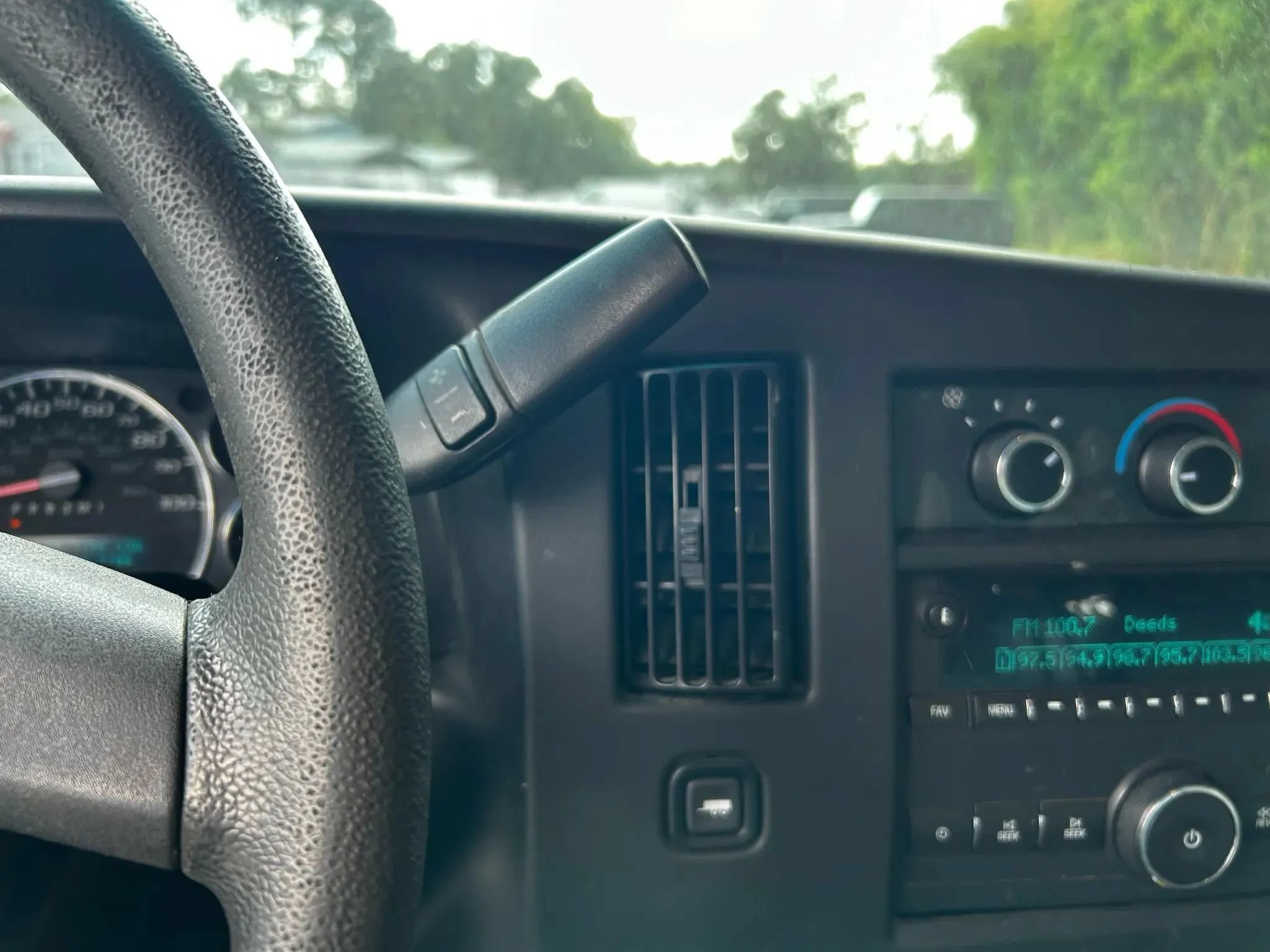 Used 2017 GMC Savana 2500 RWD image 19