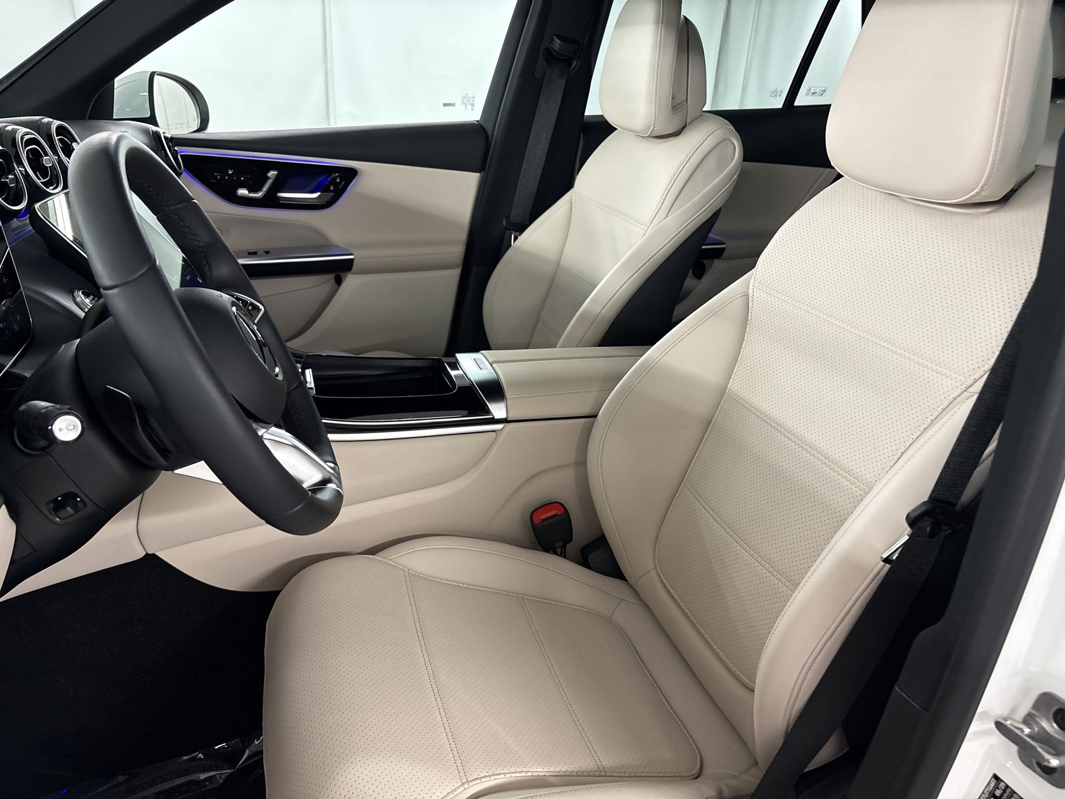 Certified 2025 Mercedes-Benz GLC 350e 4MATIC image 5