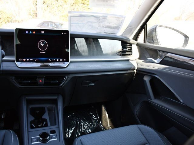 New 2026 Volkswagen Tiguan SE AWD/4WD image 19