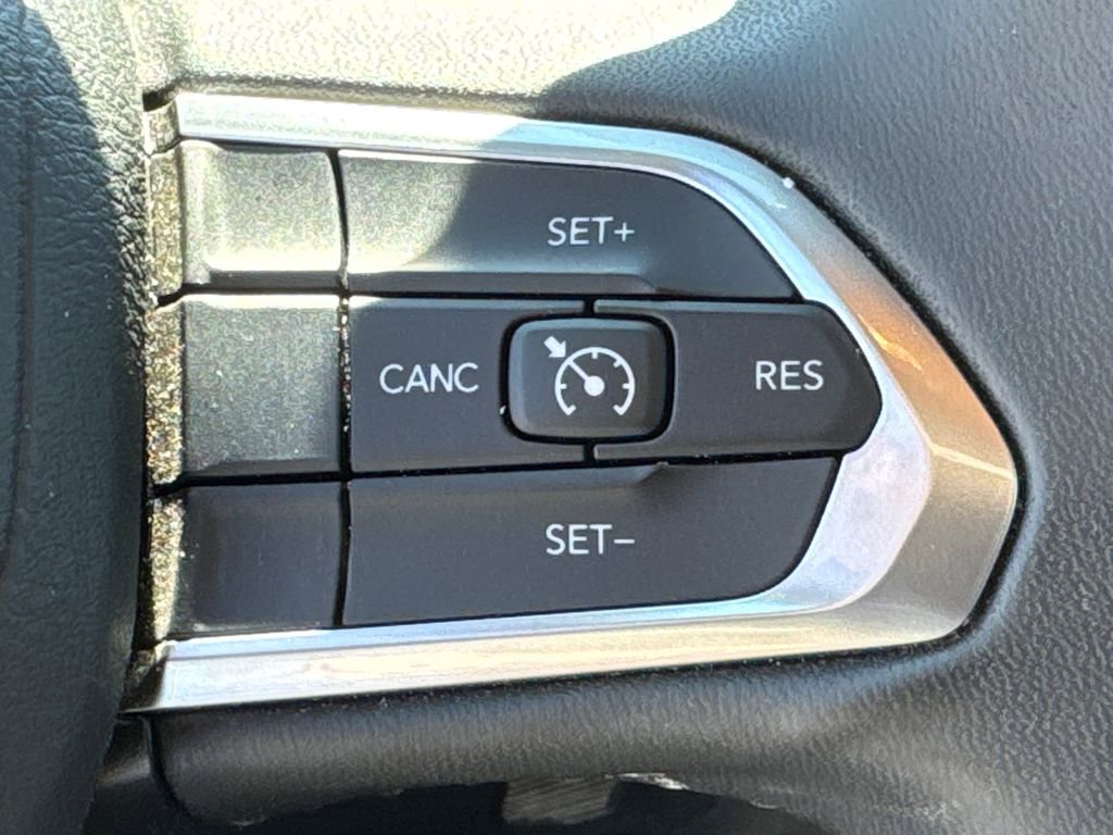 Used 2024 Jeep Compass Latitude AWD/4WD image 25