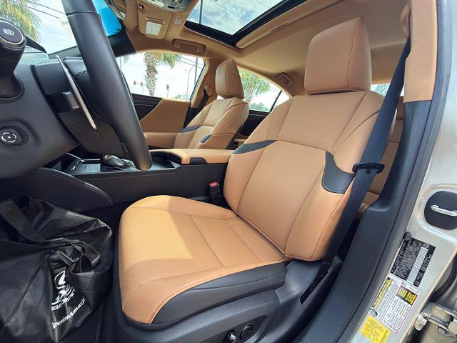 Certified 2025 Lexus ES 300h w/ Premium Package FWD image 12