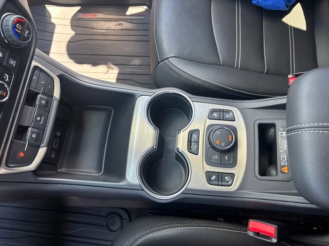Used 2024 GMC Terrain Denali w/ Denali Premium Package AWD/4WD image 35