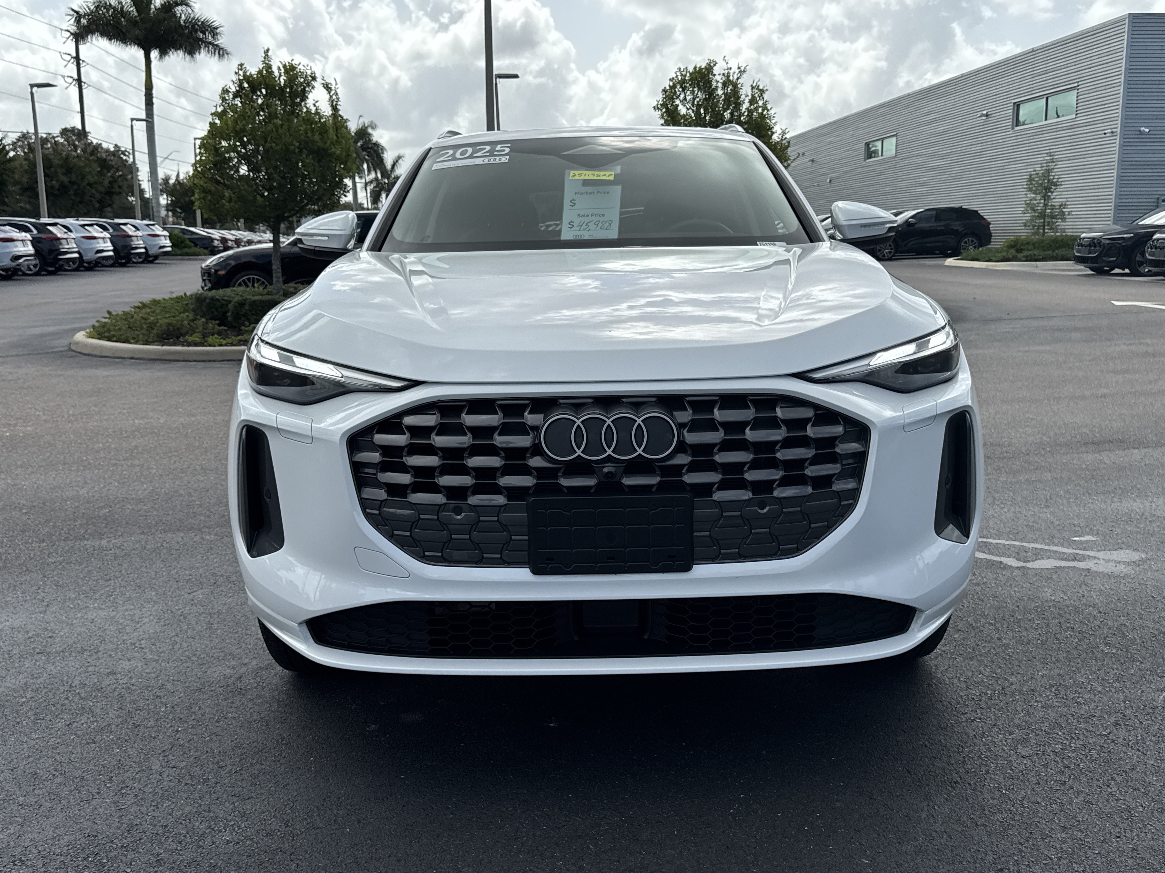 Certified 2025 Audi Q5 Premium w/ Convenience Package AWD/4WD image 3
