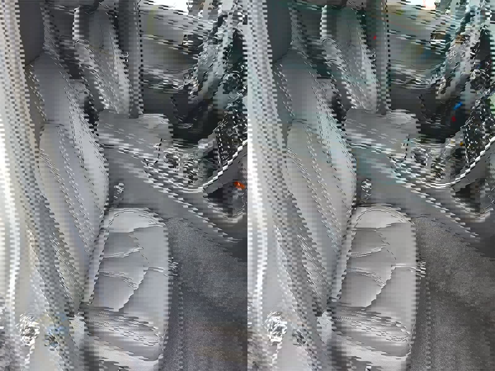 Used 2021 Toyota Avalon XLE w/ Carpet Mat Package (TMS) image 18