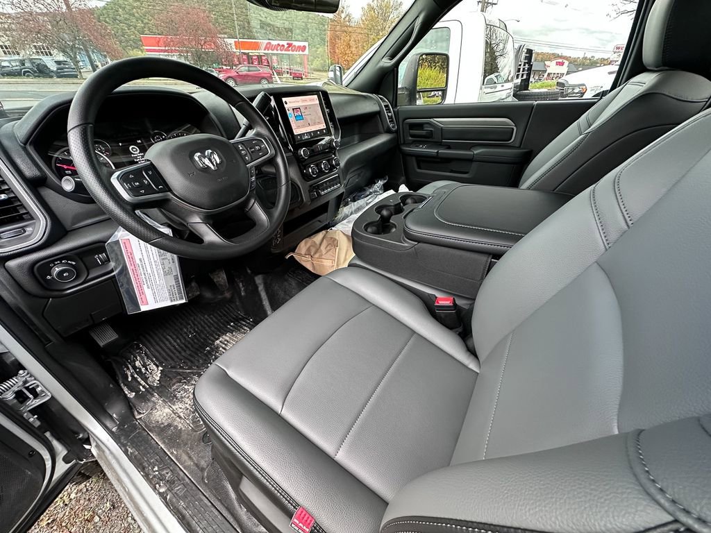 New 2026 RAM 5500 Tradesman w/ Chrome Appearance Group image 9