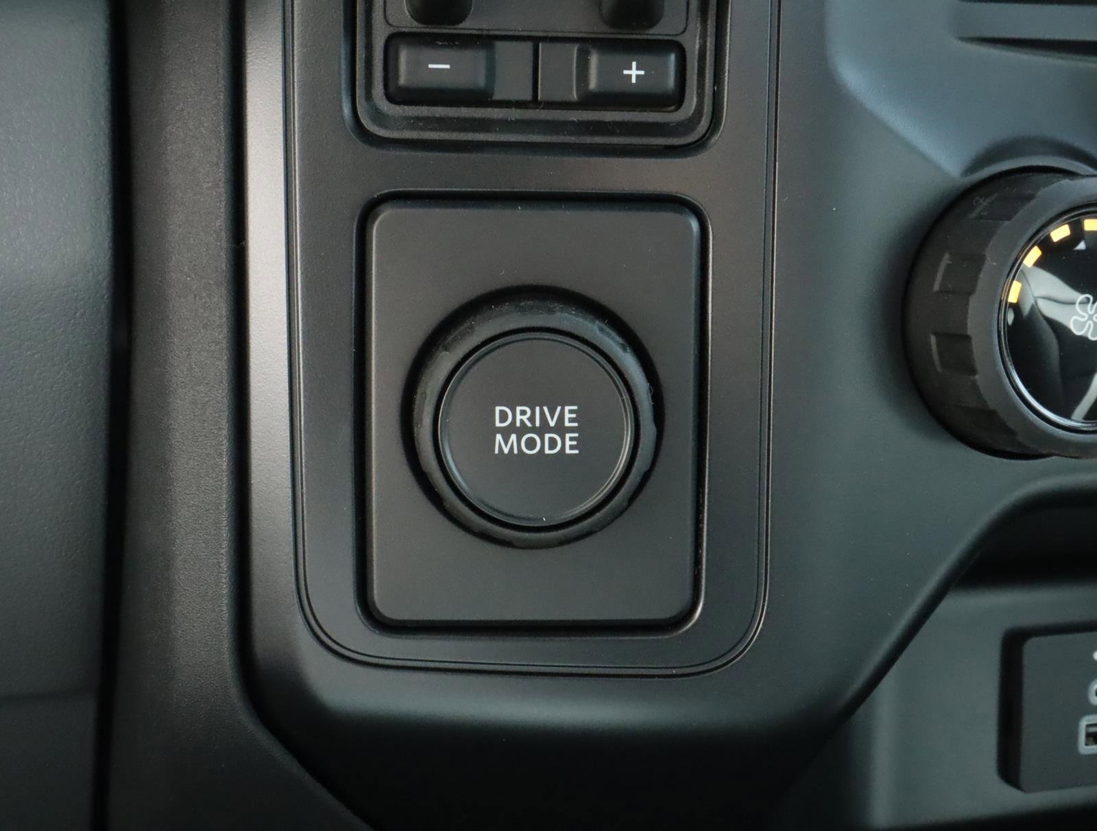 Used 2024 Ford F450 XL w/ XL Chrome Package image 11