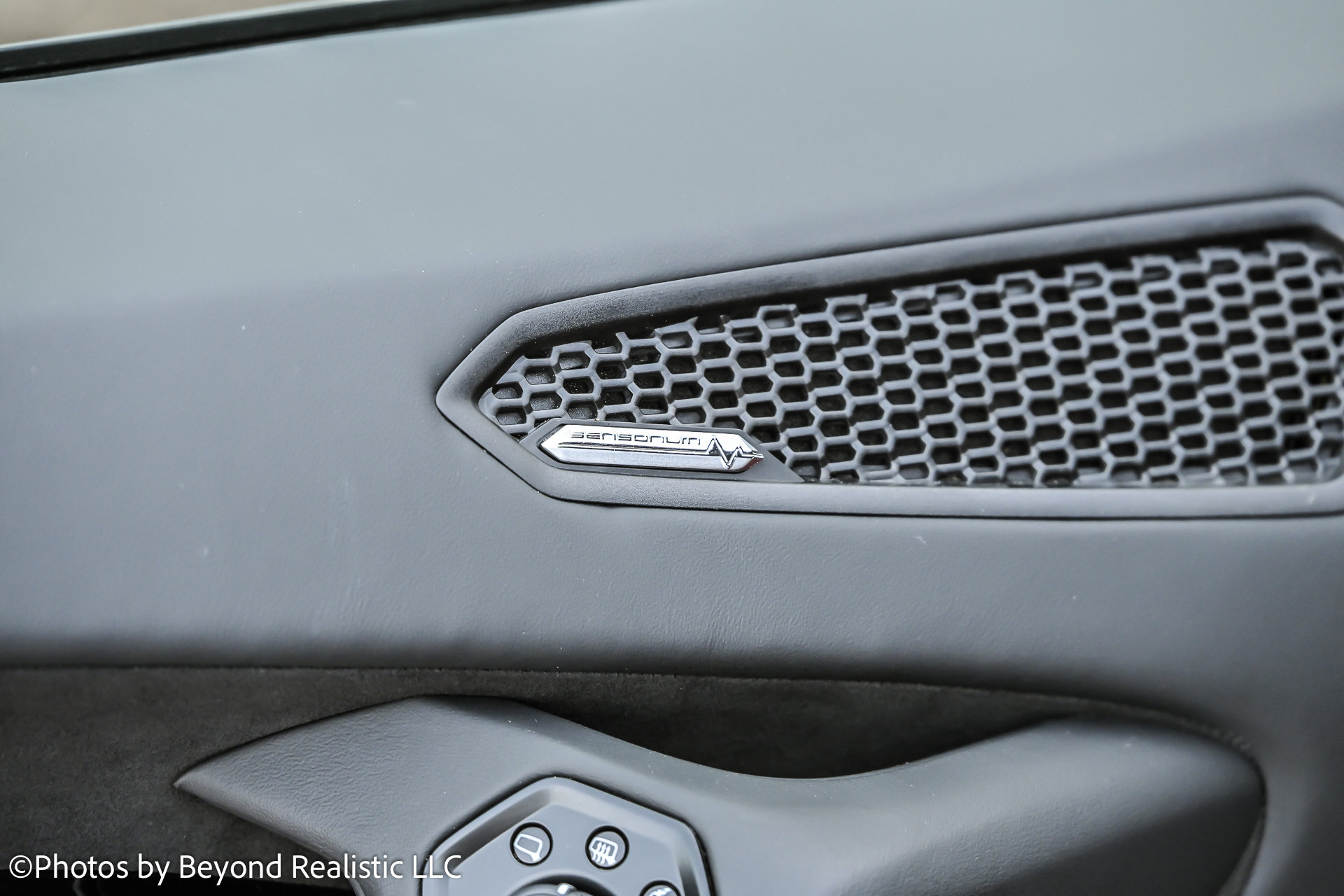 Used 2024 Lamborghini Huracan EVO image 23