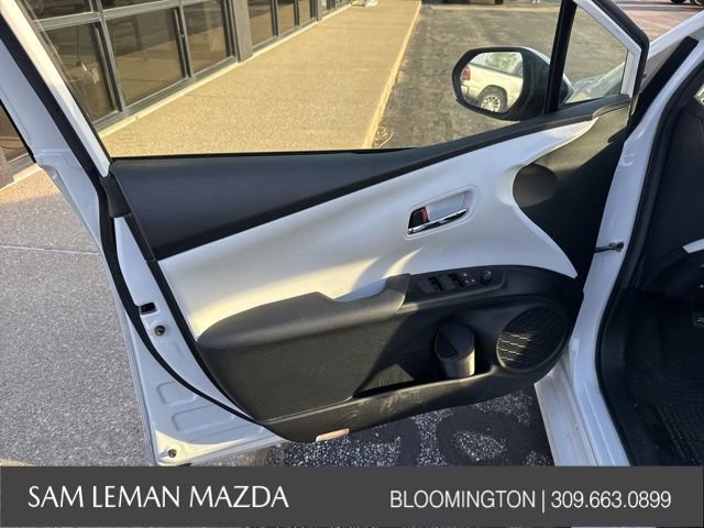 Used 2022 Toyota Prius LE FWD image 12