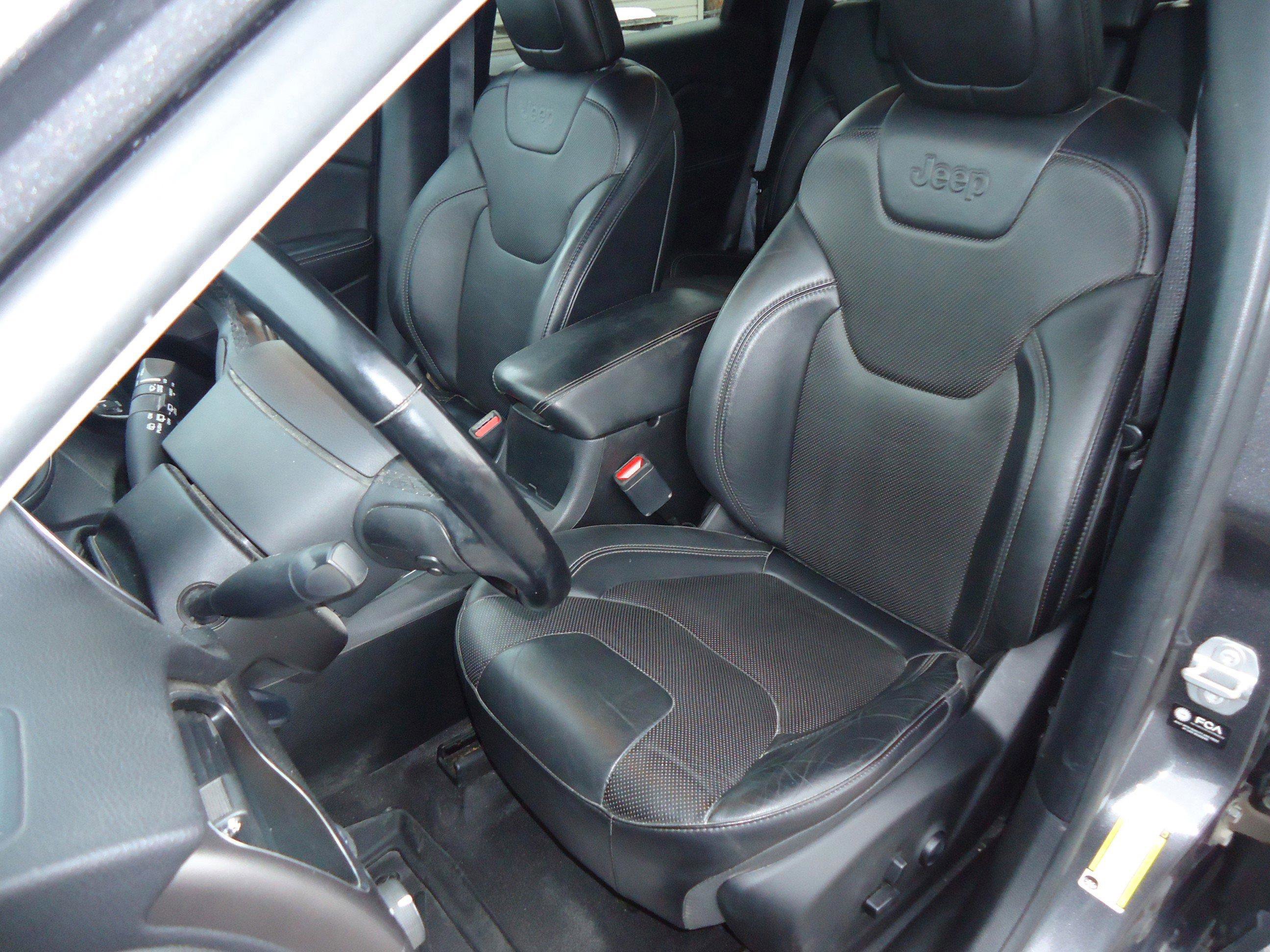 Used 2021 Jeep Cherokee Latitude Lux w/ Comfort/Convenience Group image 25