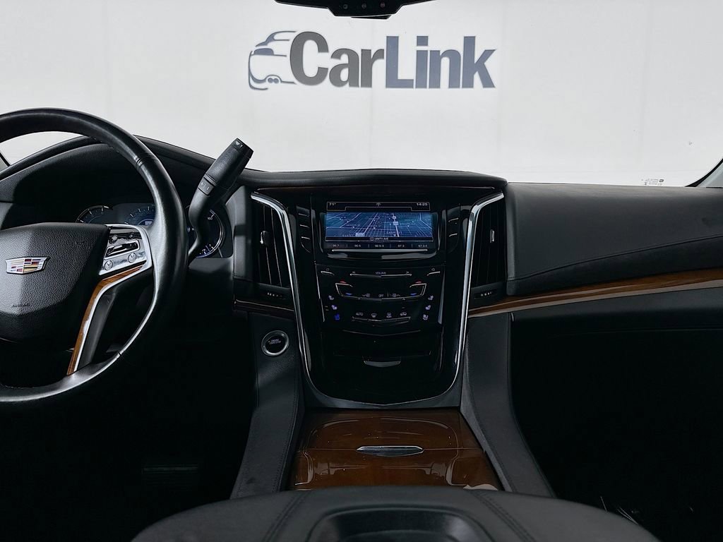 Used 2018 Cadillac Escalade 4WD image 28
