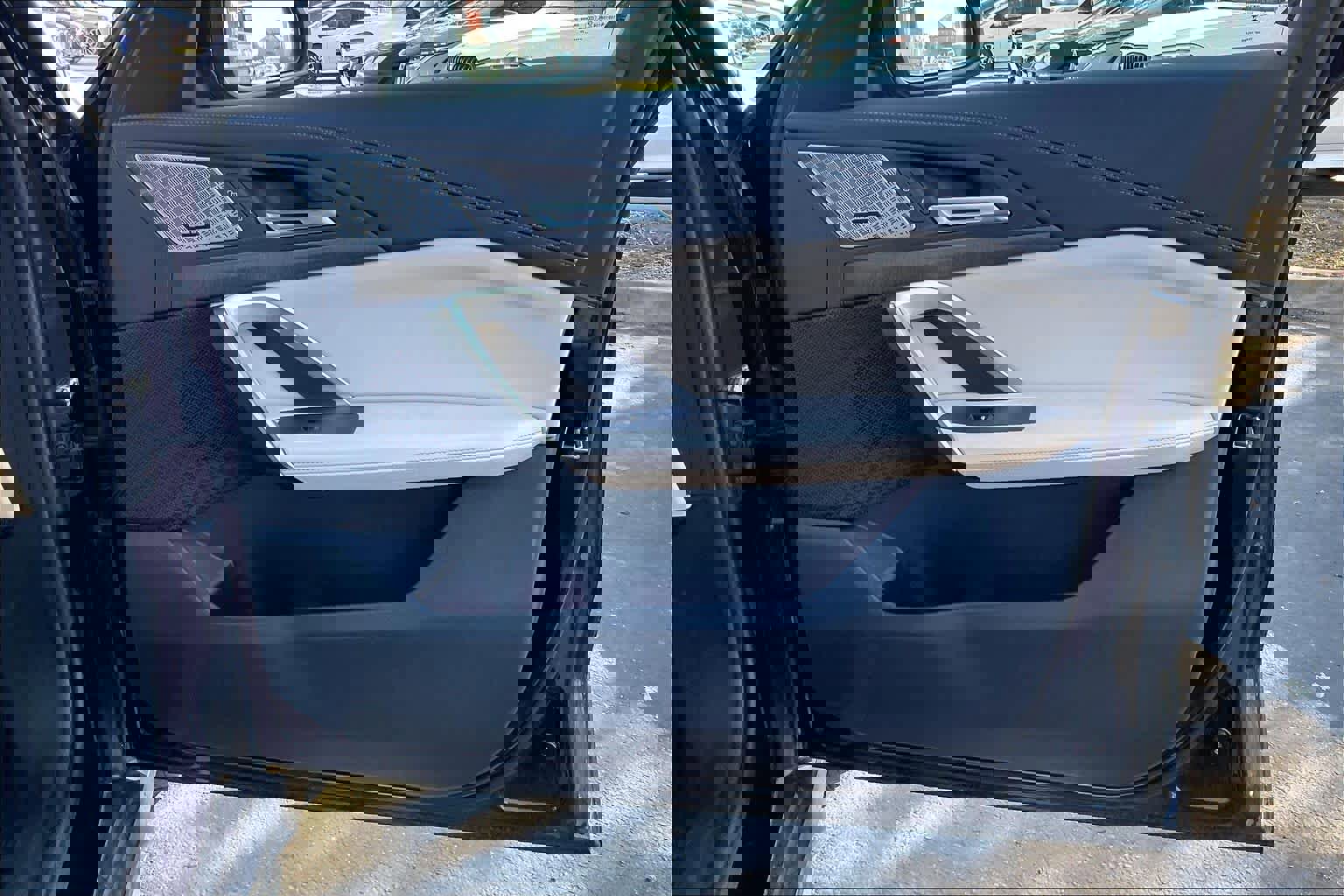 Used 2025 BMW X1 xDrive28i w/ Convenience Package image 25