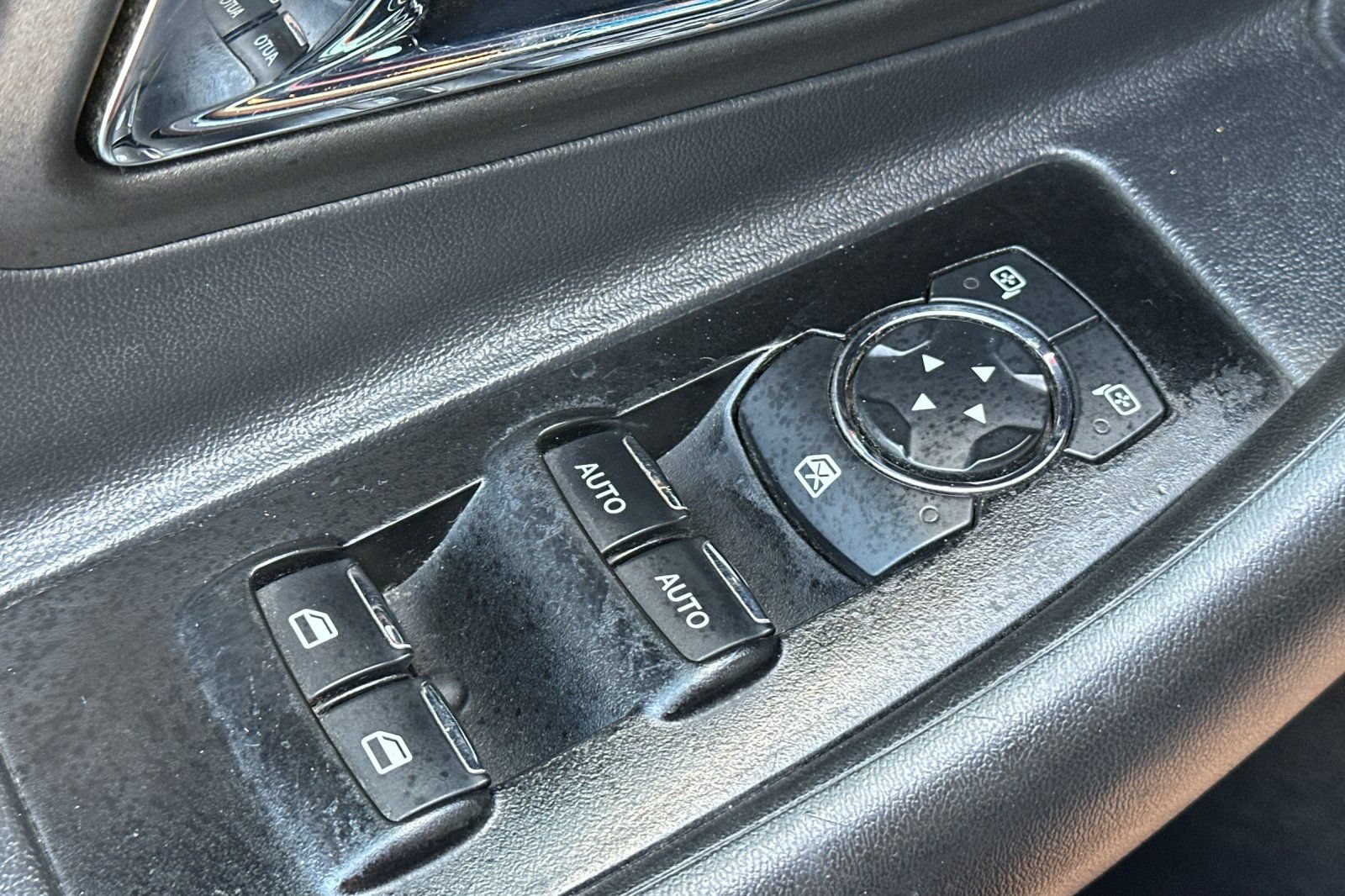 Used 2014 Ford Taurus Limited FWD image 12