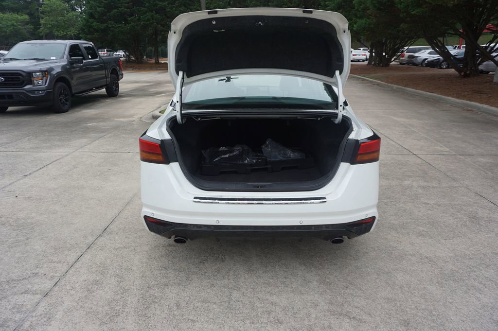Used 2023 Nissan Altima 2.5 SR w/ SR Premium Package FWD image 16
