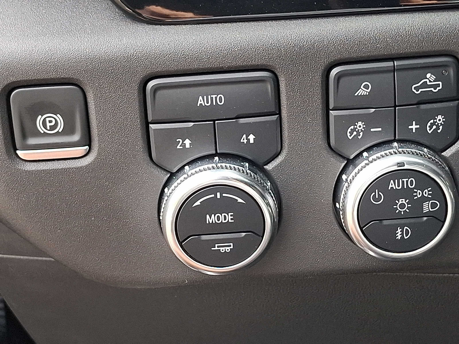 Used 2025 GMC Sierra 1500 SLT AWD/4WD image 24