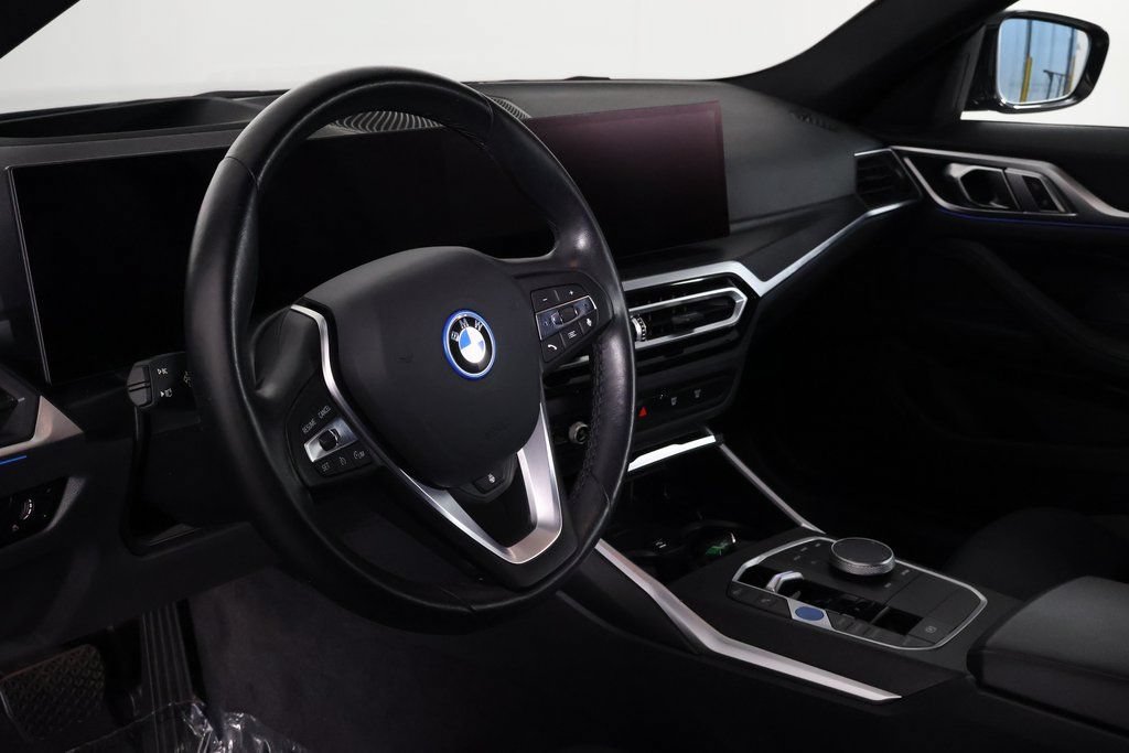 Used 2023 BMW i4 eDrive35 w/ Premium Package RWD image 7