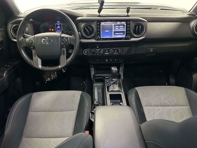 Used 2020 Toyota Tacoma TRD Sport AWD/4WD image 31